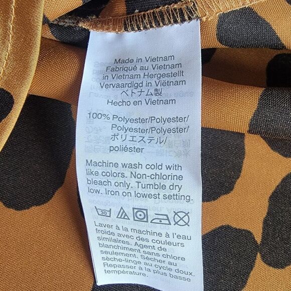 J. Crew Long Sleeve Ruffled Front V-Neck Silky Satin Blouse in Tiger Wavy Dot - Picture 10 of 10